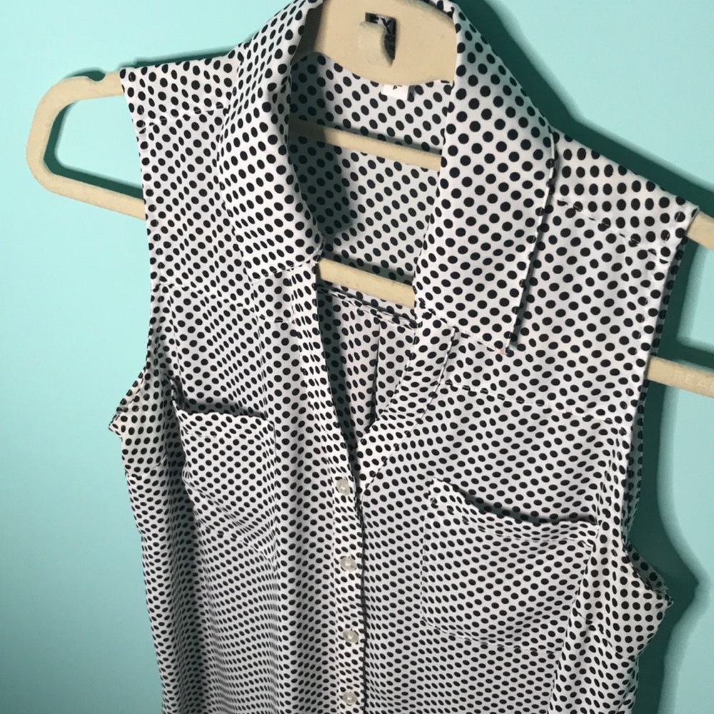 Dress Sleeveless Button up Shirt